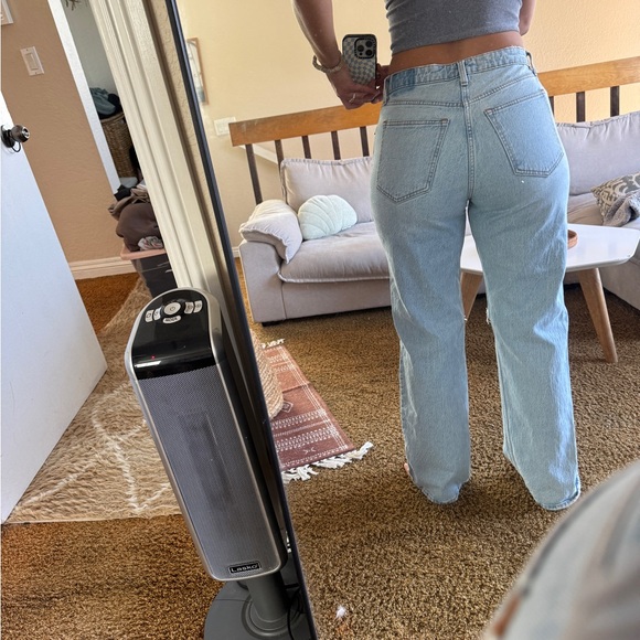 Abercrombie & Fitch Curve Love Straight Leg Jeans - Picture 2 of 4